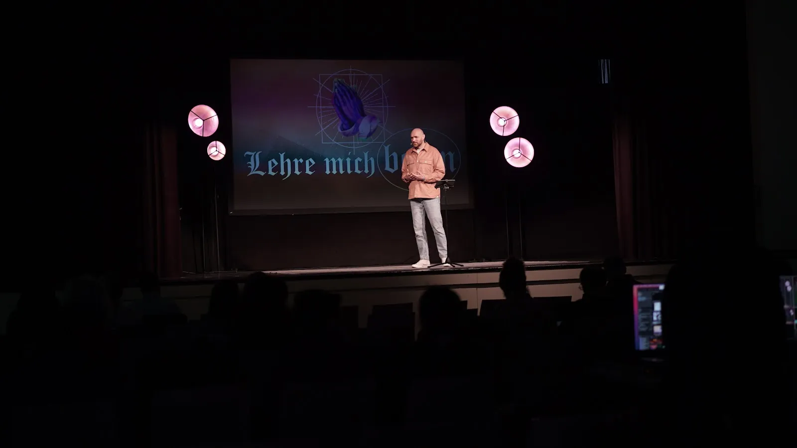 Вид на Эсслингенский собор с башней