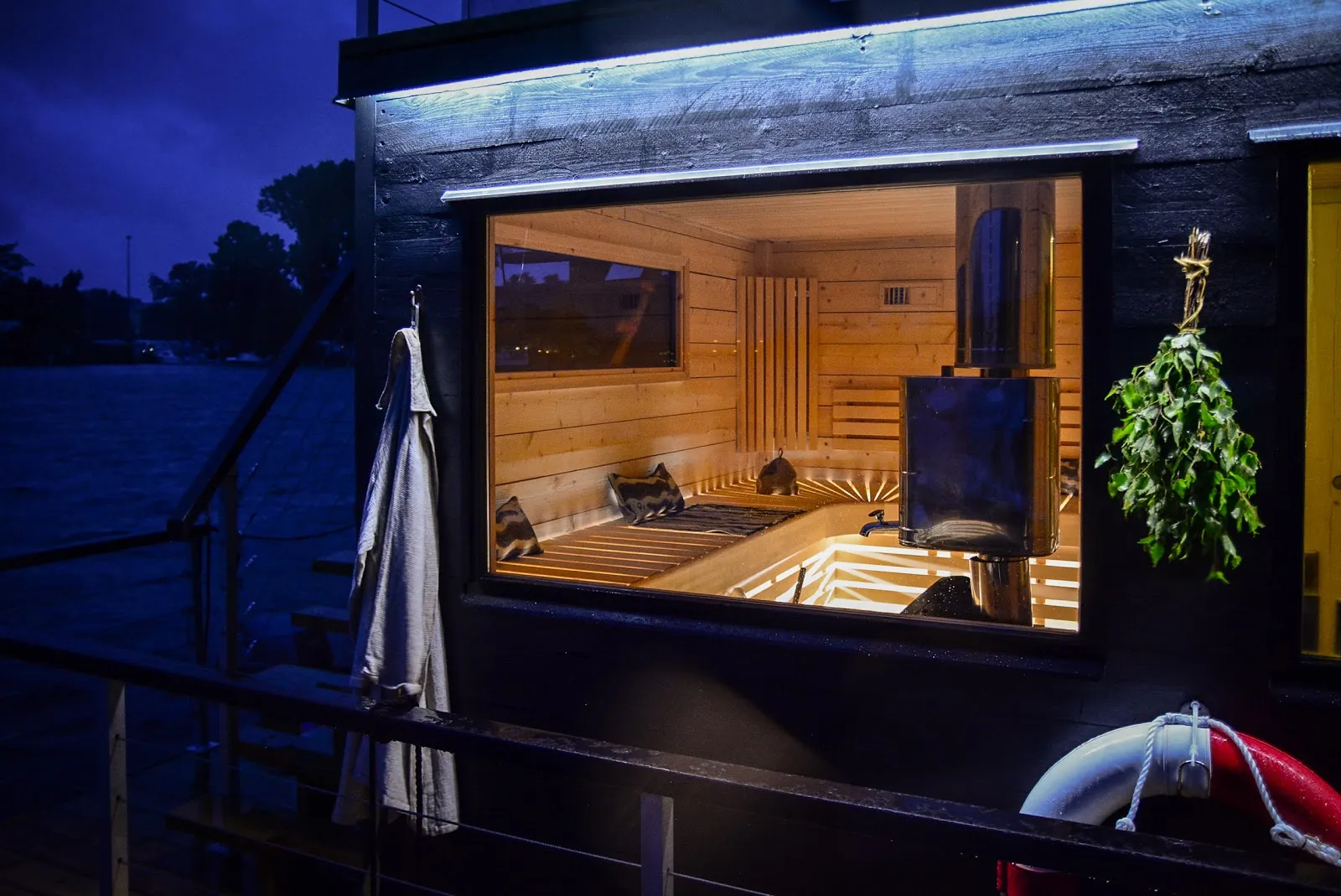 Плавательный бассейн Finnfloat в Берлине