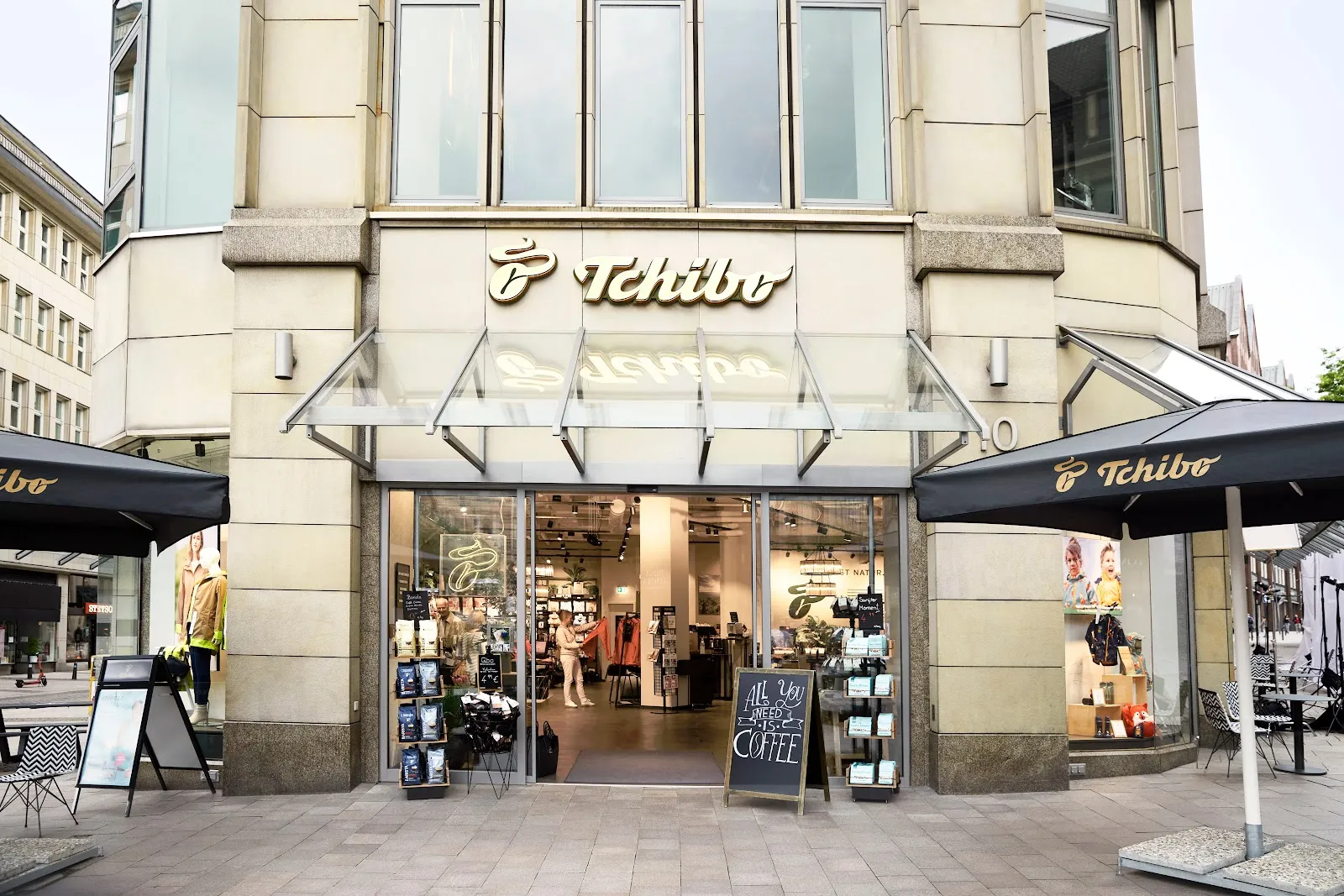 Флагманский магазин Tchibo