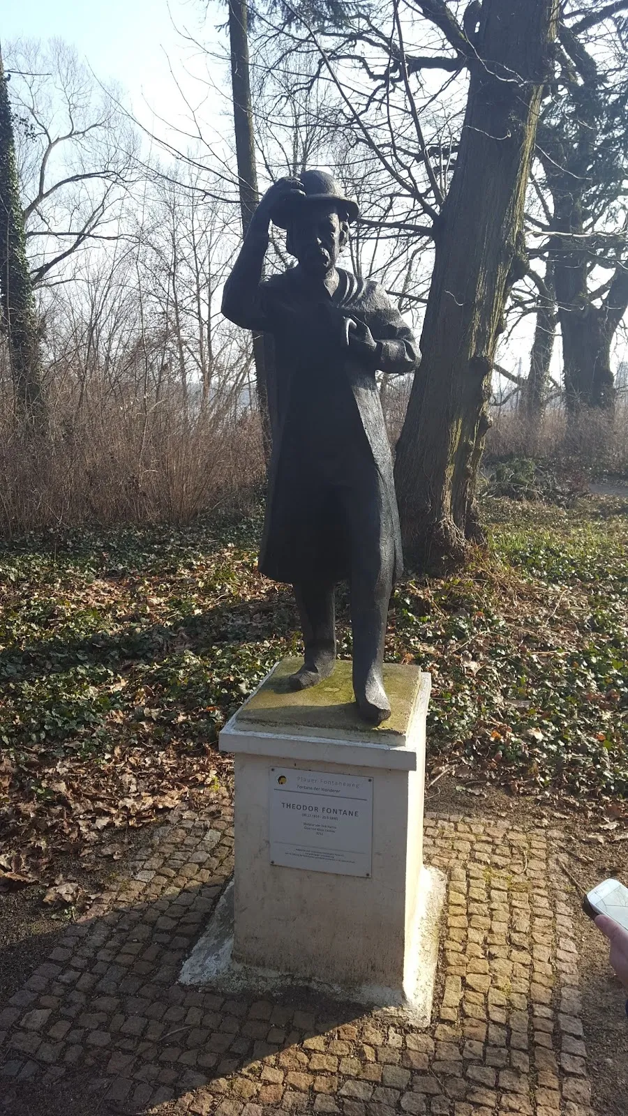 Фонтан-памятник Теодора Фонтане в парке Шлосспарк, Плауэ