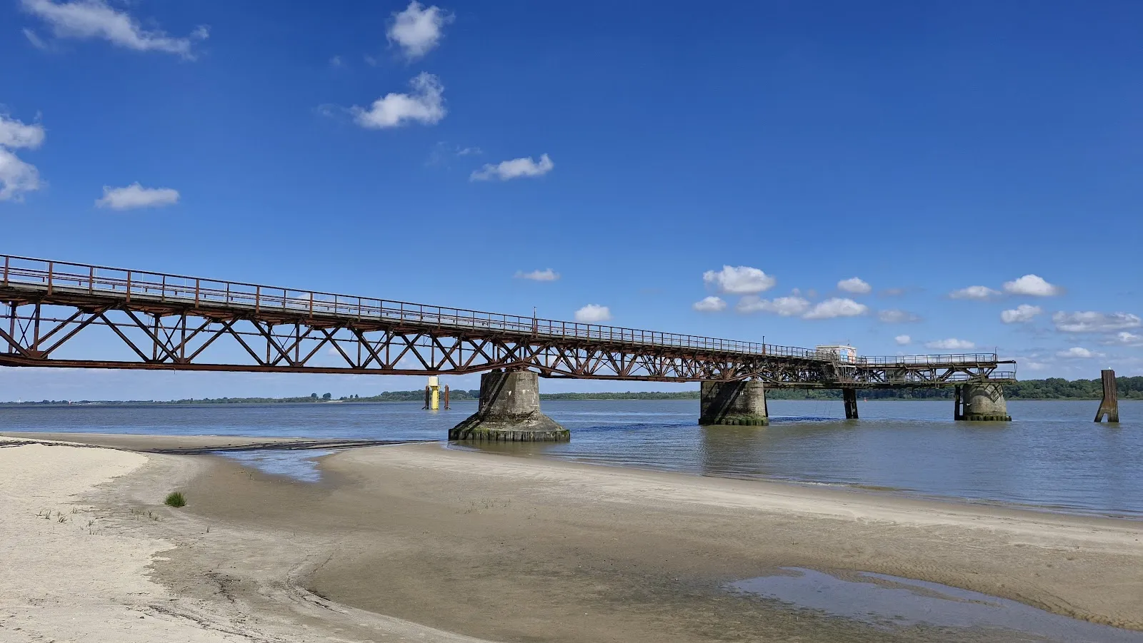 Вид на Форт Грауэрорт, историческую крепость в Штаде, Германия