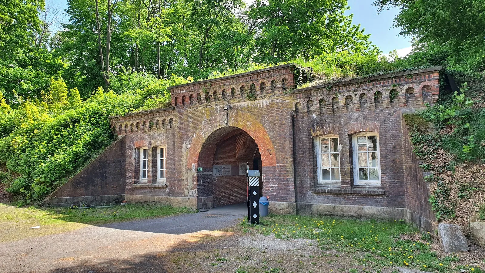 Вид на Форт Грауэрорт, историческую крепость в Штаде, Германия