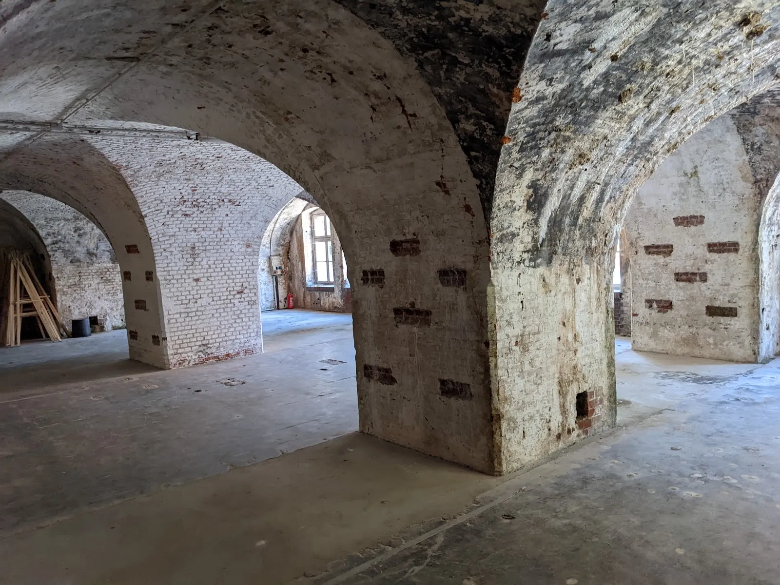 Вид на Форт Грауэрорт, историческую крепость в Штаде, Германия