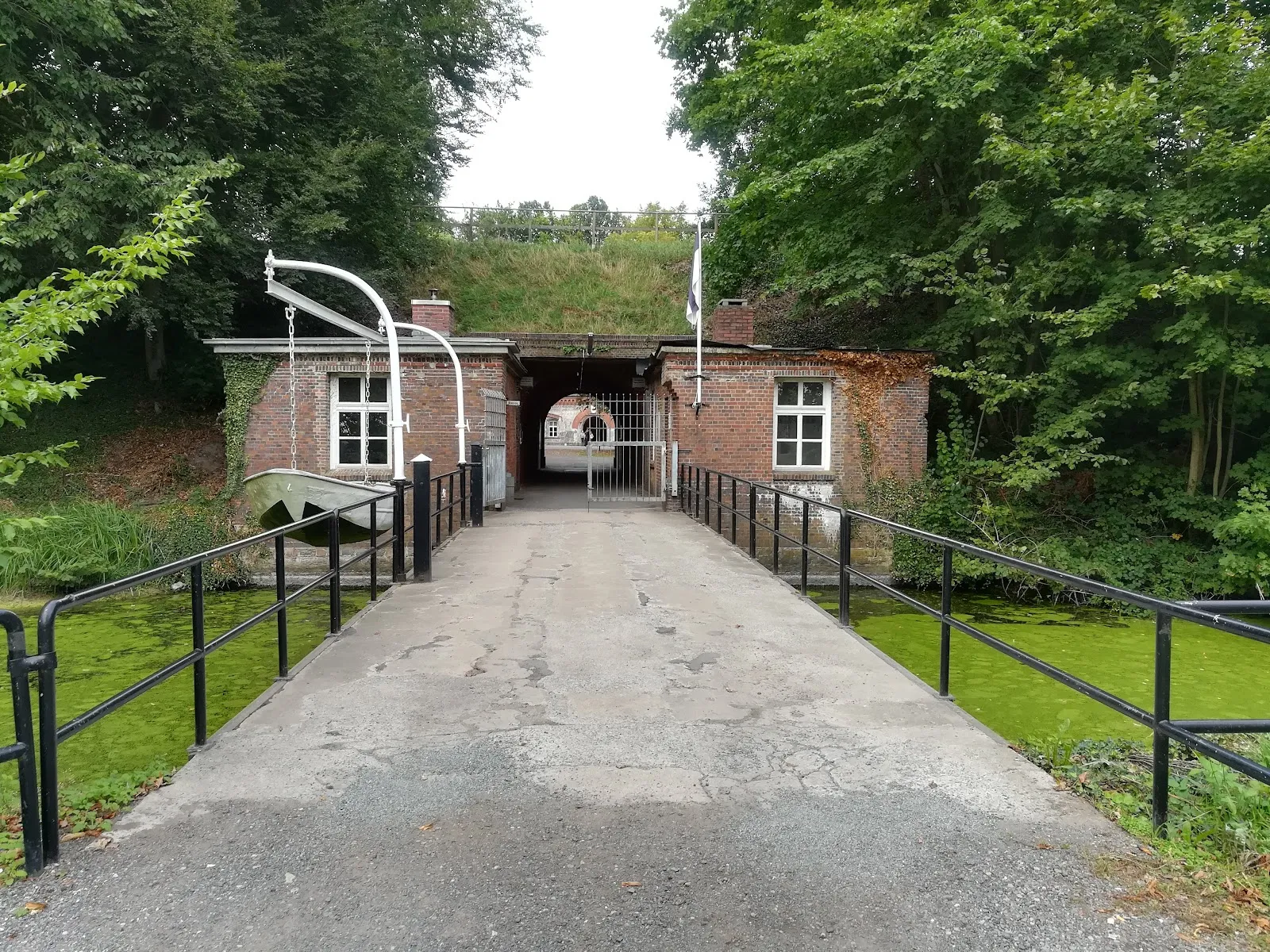 Вид на Форт Грауэрорт, историческую крепость в Штаде, Германия