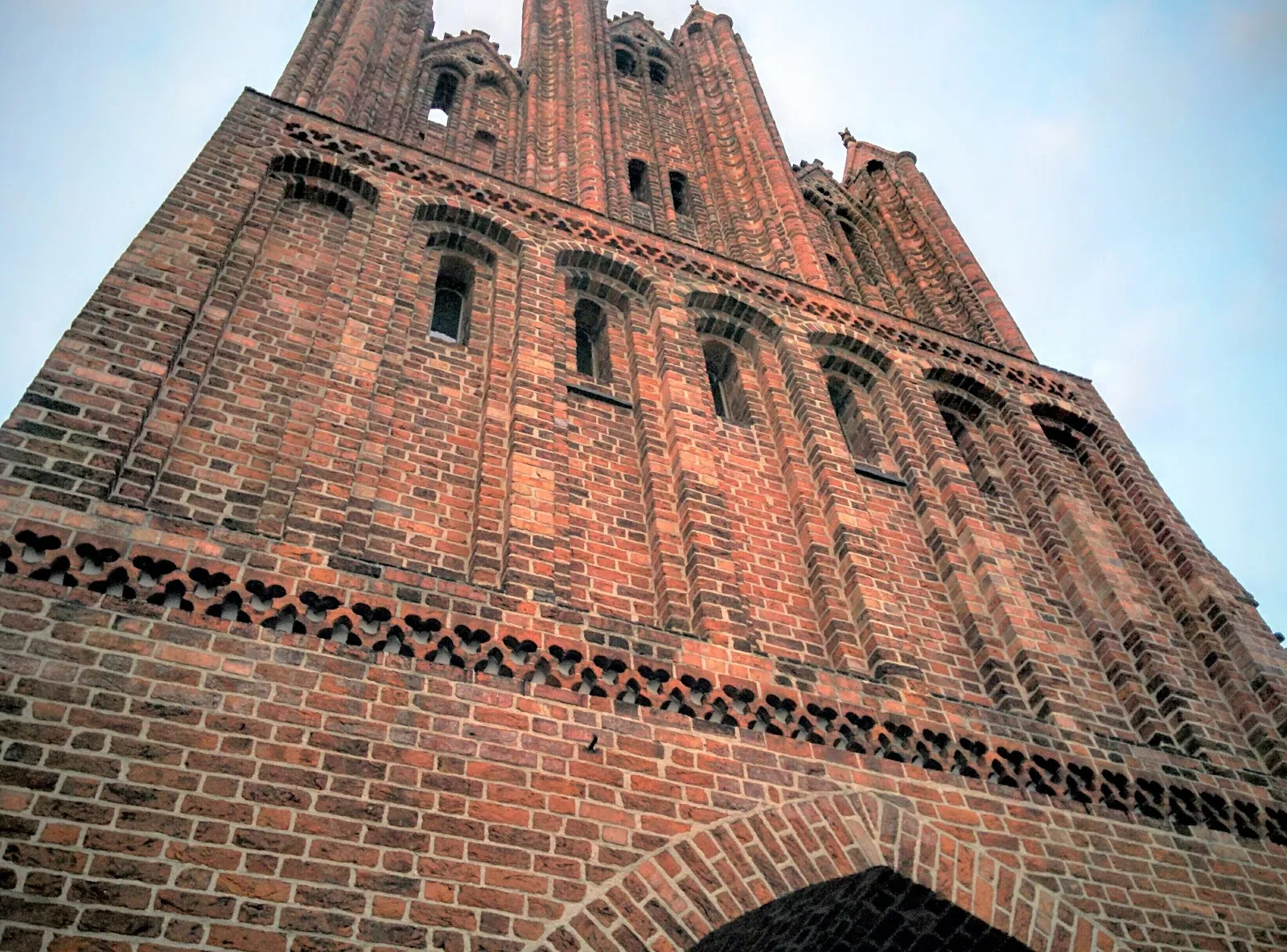 Фридландские ворота в городе Нойбранденбург, Германия