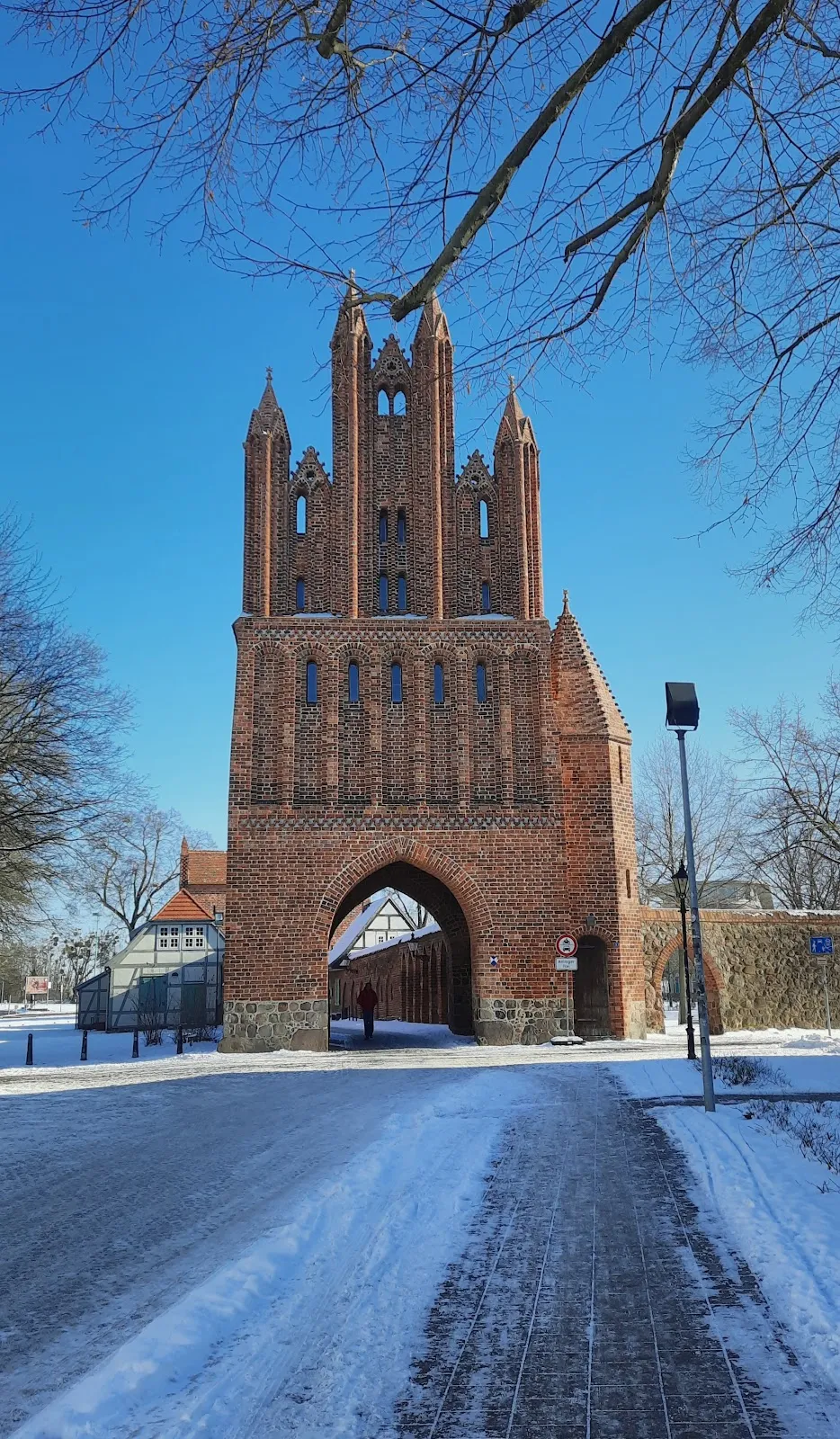 Фридландские ворота в городе Нойбранденбург, Германия