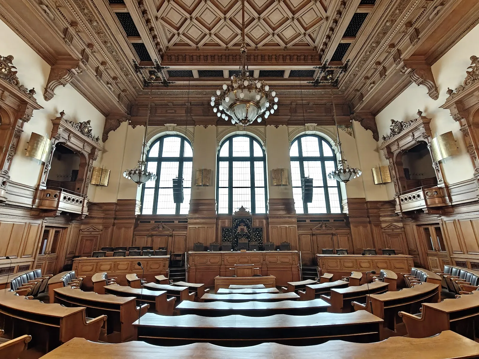 Гамбургская ратуша и Ратушная площадь