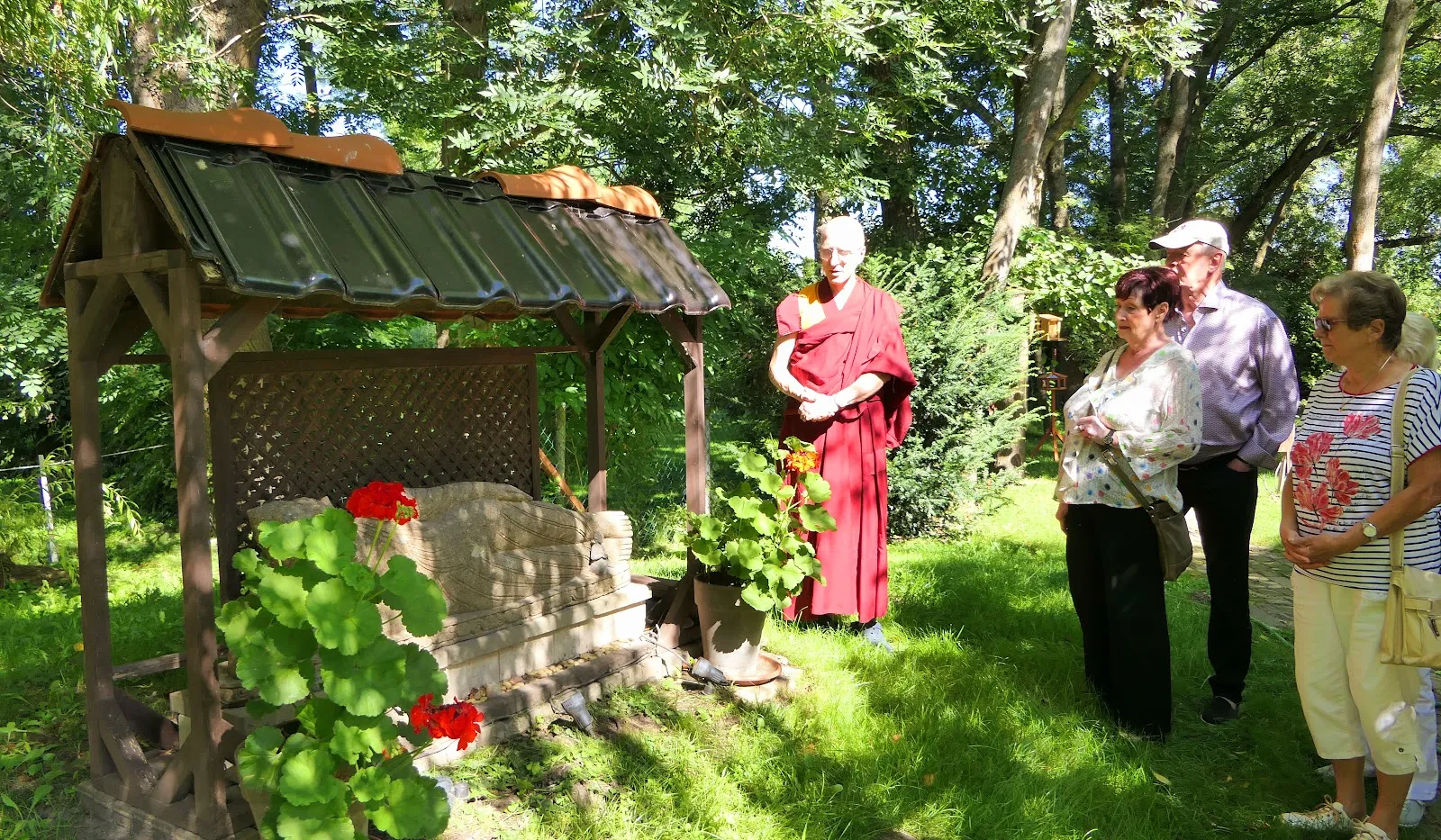 Буддийский монастырь Ганден Таши Чёлинг в Германии