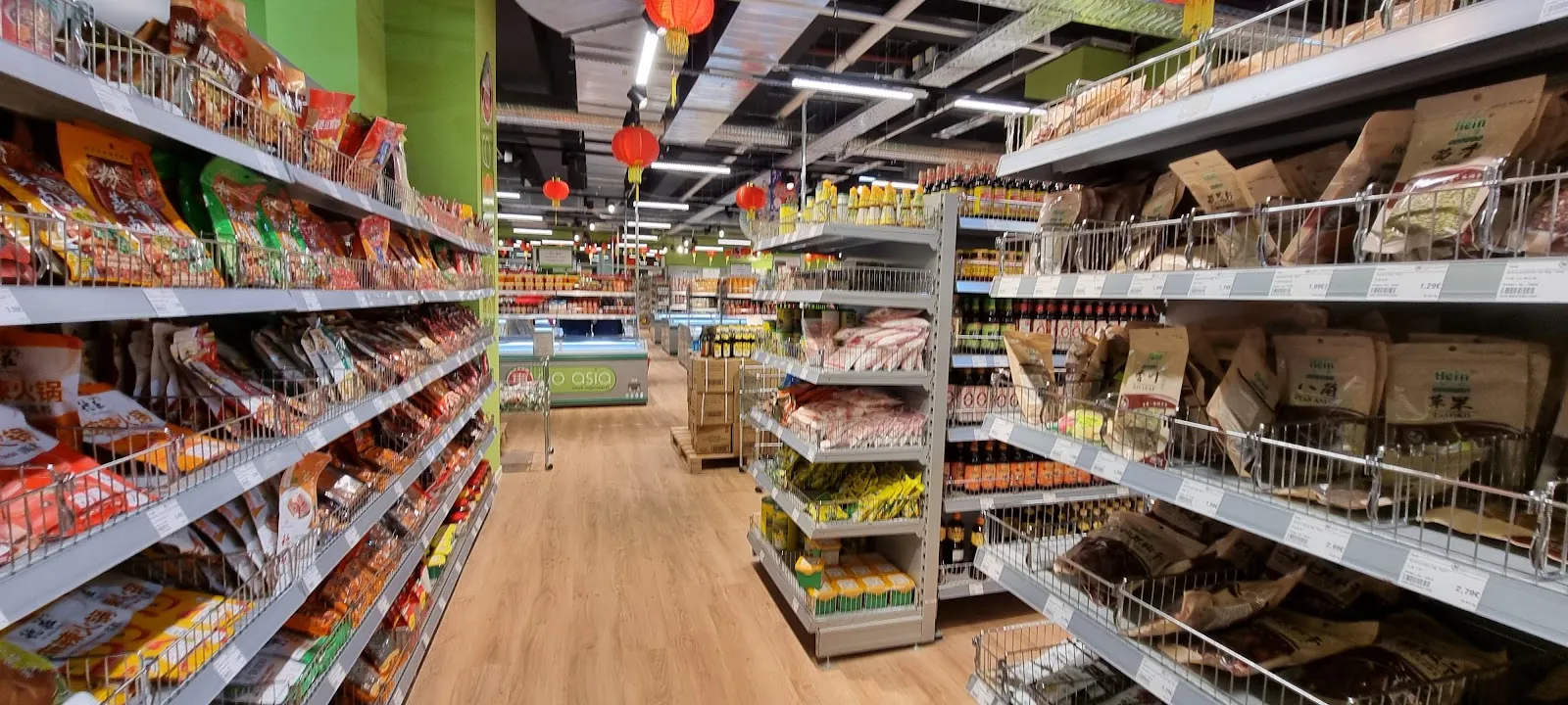 Фасад Go Asia Supermarkt в Бремене