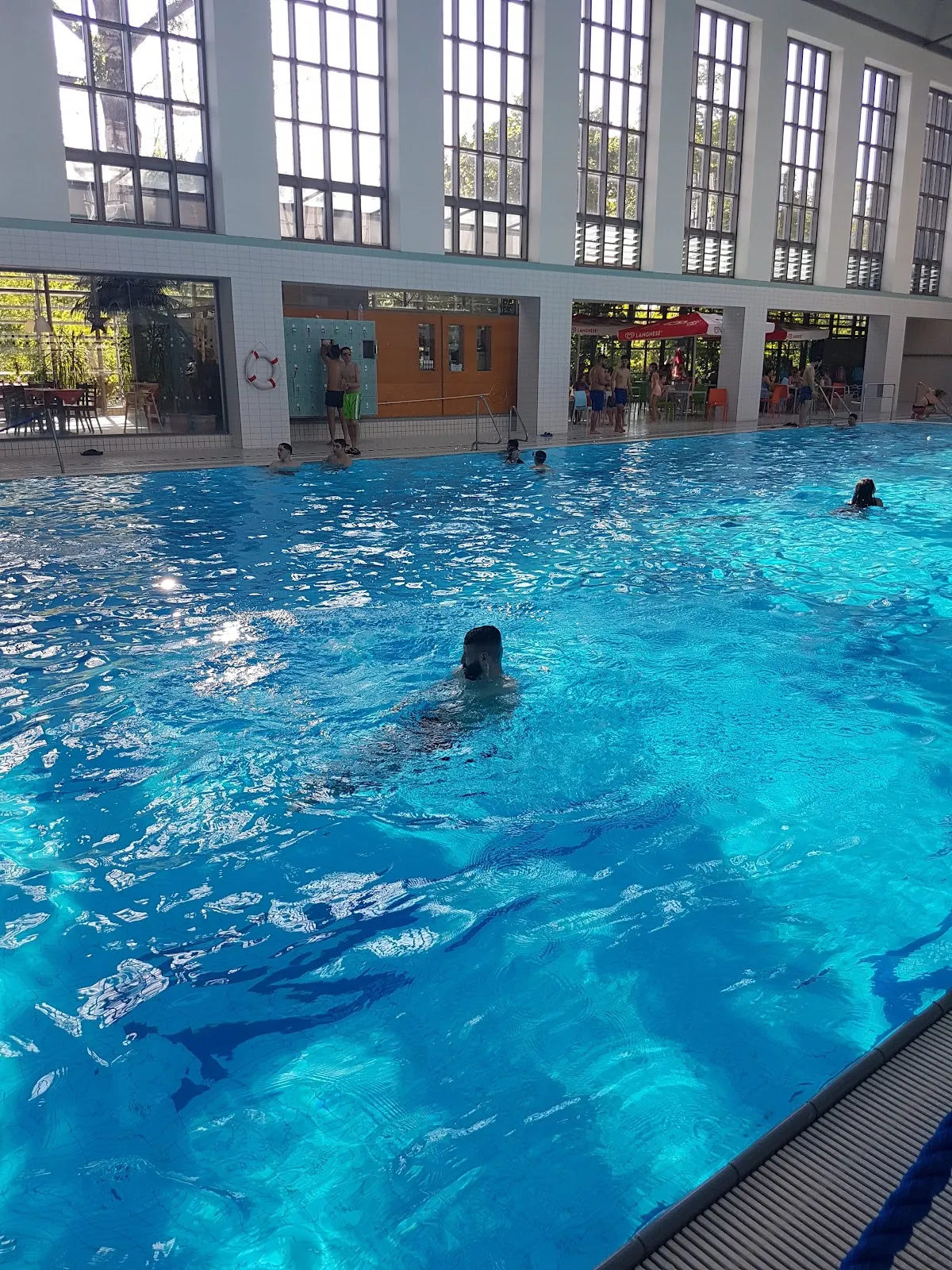 Плавание в бассейне Шёнеберг «Ханс Розенталь»