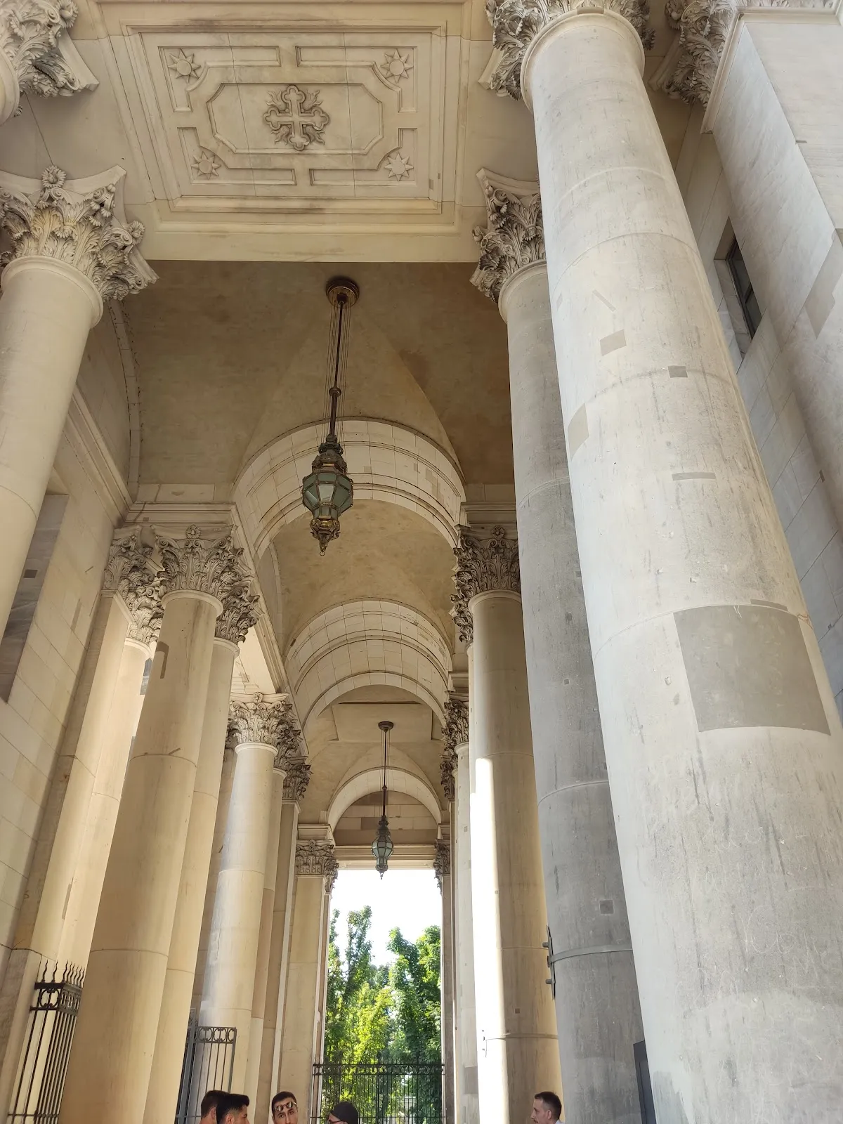 Гранитная чаша в парке Люстгартен, Берлин