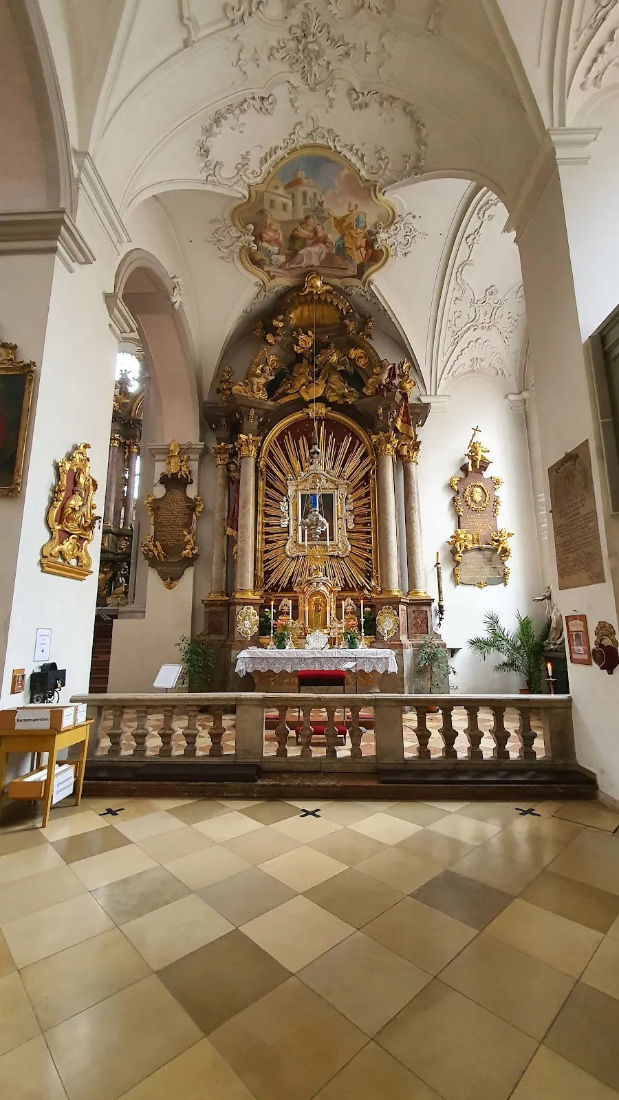 Вид на греко-православную церковь Благовещения Пресвятой Богородицы в Людвигсхафене