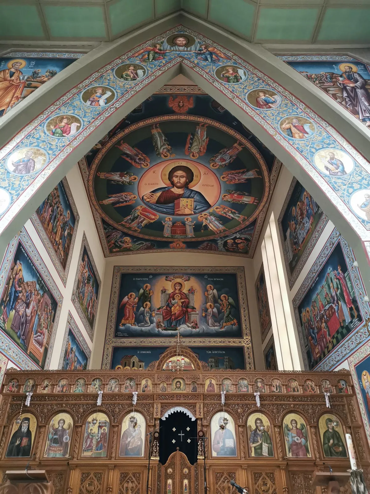 Вид на греко-православную церковь Благовещения Пресвятой Богородицы в Людвигсхафене