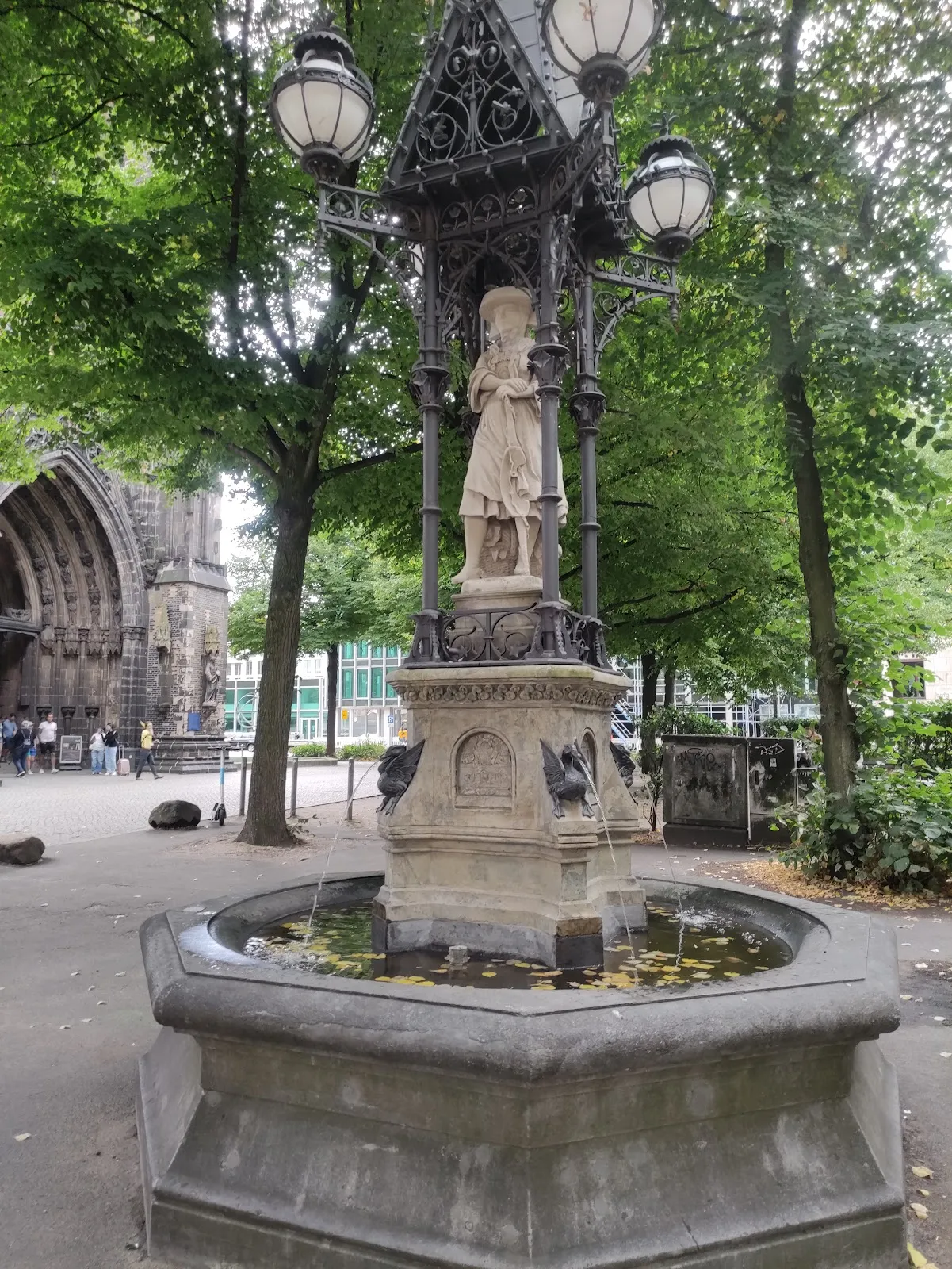 Исторические оборонительные сооружения Грюнанлаге Хопфенмаркт в Гамбурге.