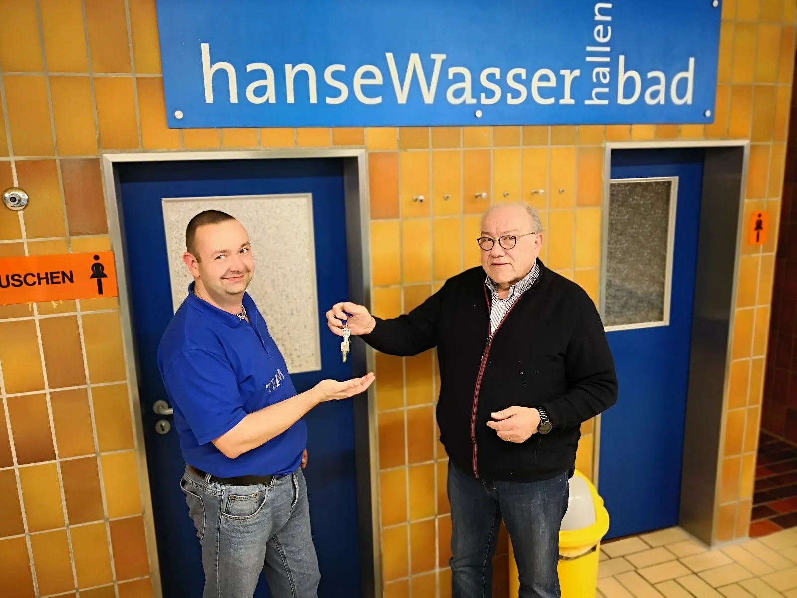 Интерьер бассейна ХанзеВассер в Бремене