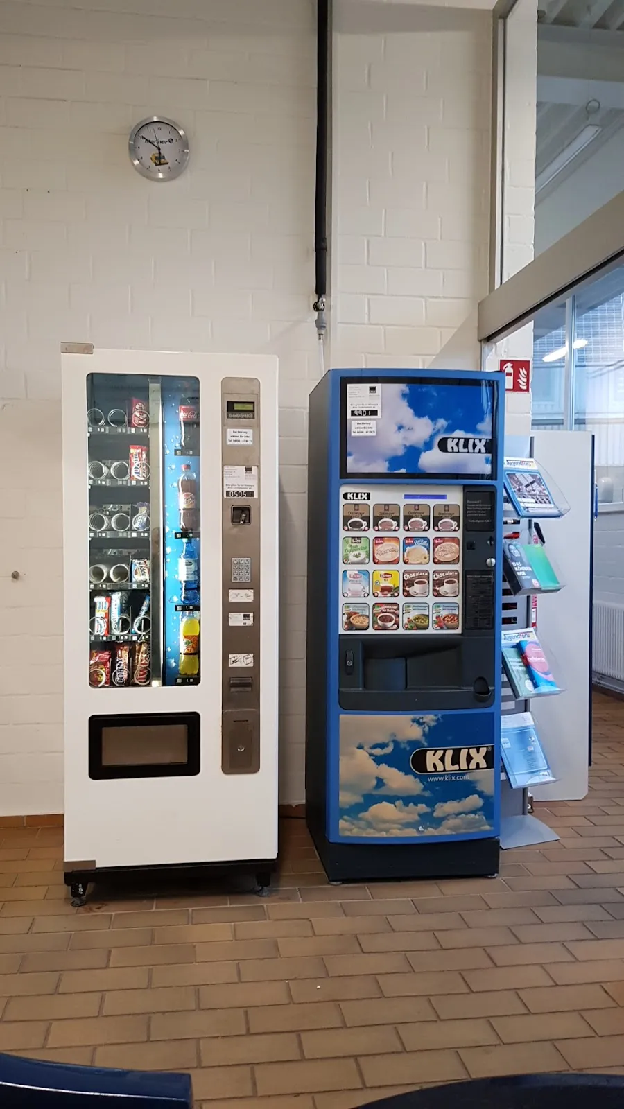 Интерьер бассейна ХанзеВассер в Бремене