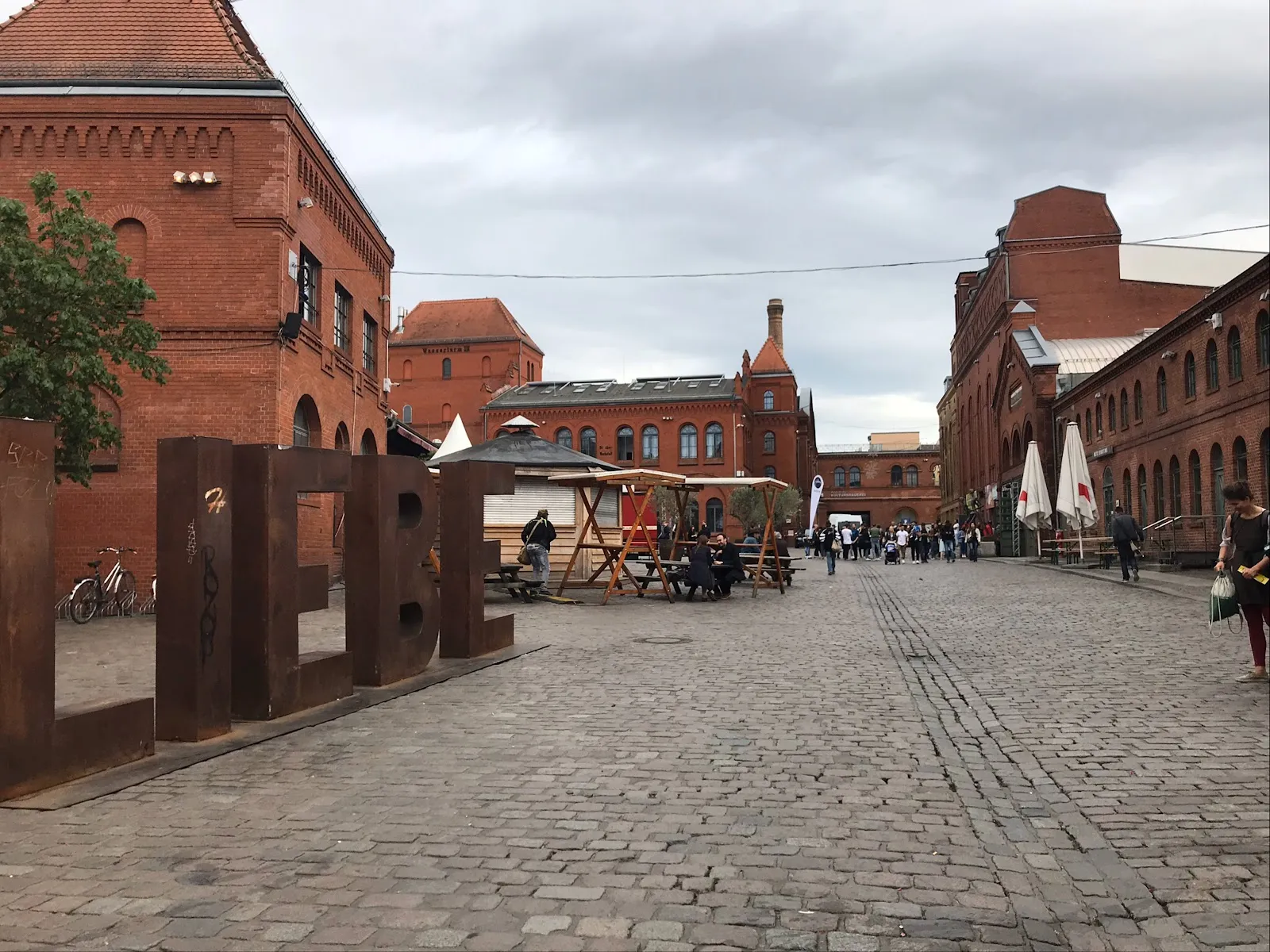 Здание церкви Хиллсонг в Берлине