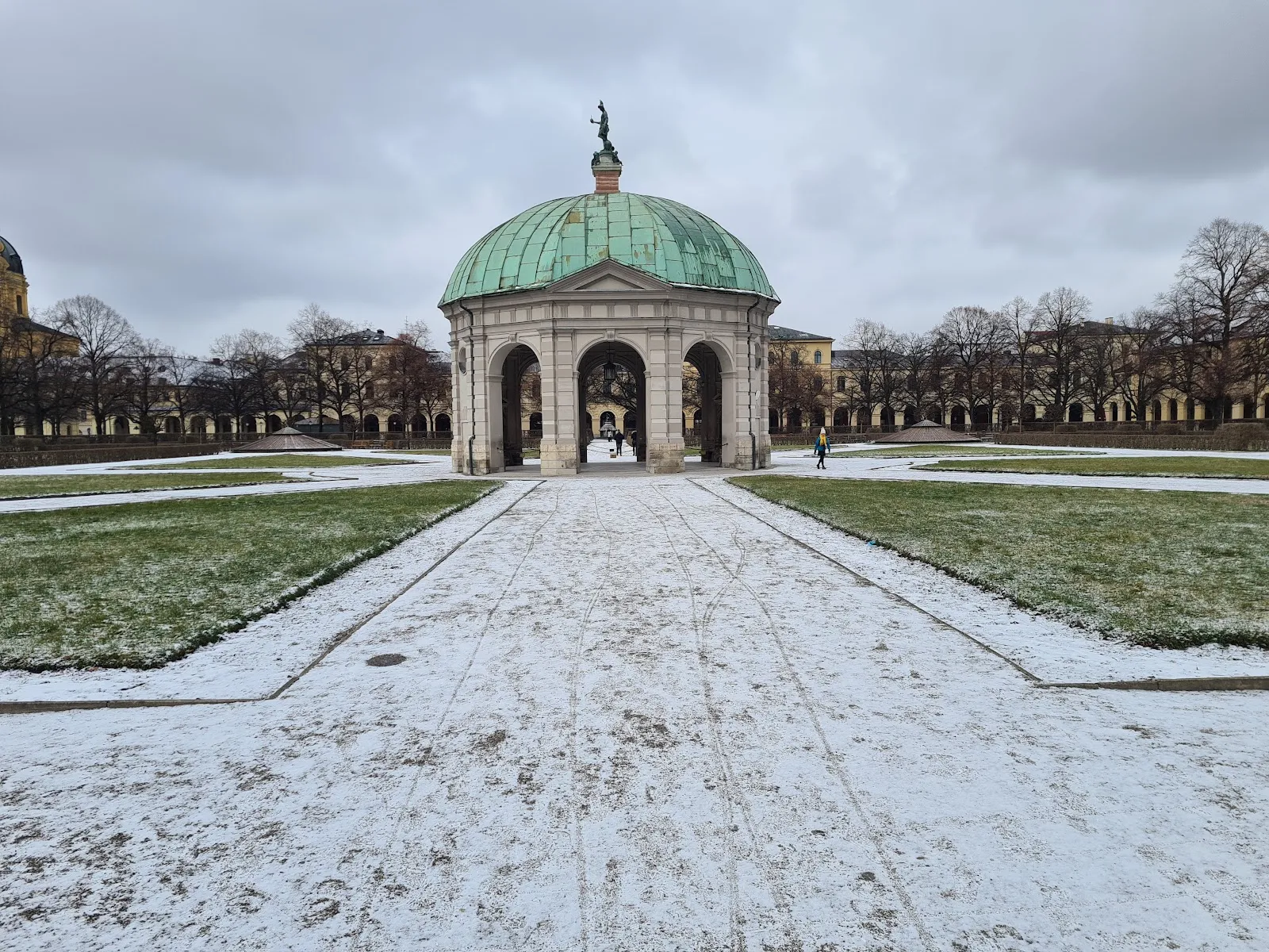 Дворцовый сад Хофгартен в Мюнхене