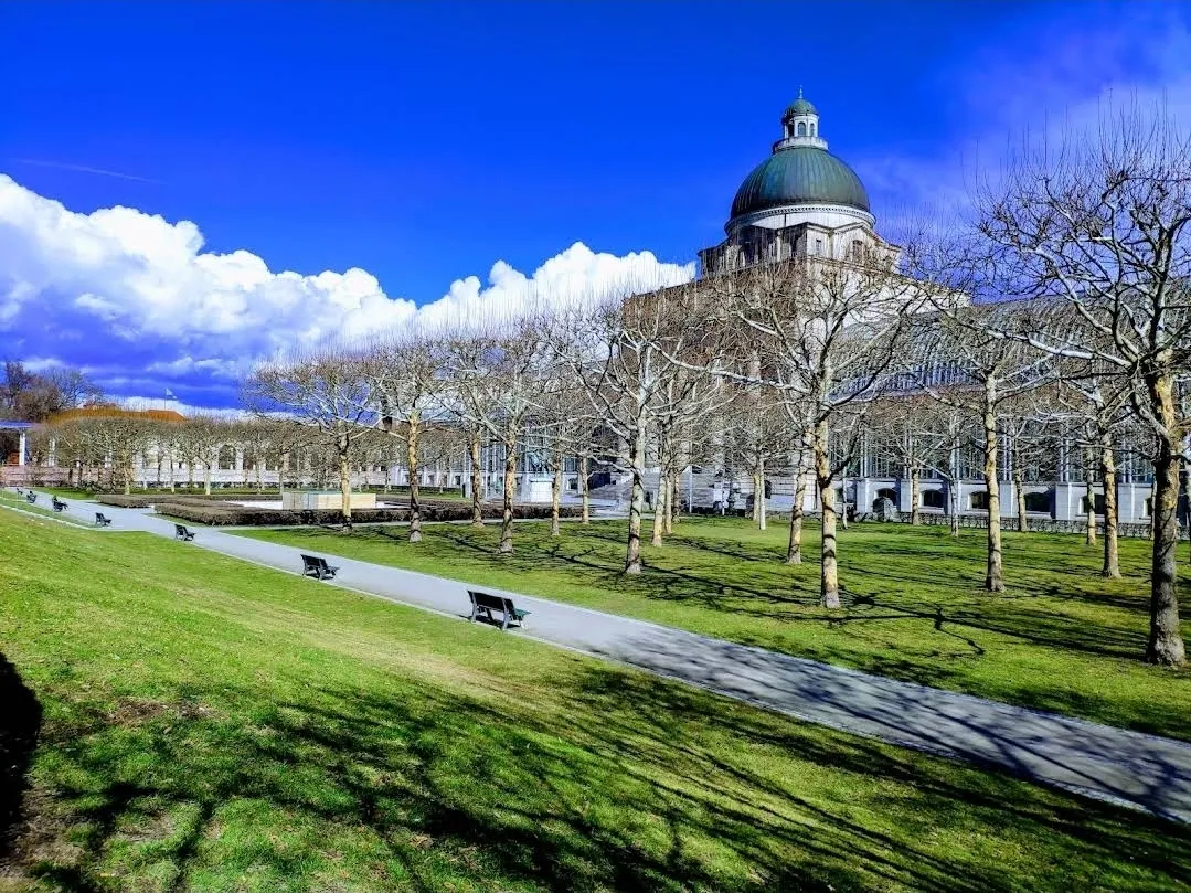 Дворцовый сад Хофгартен в Мюнхене