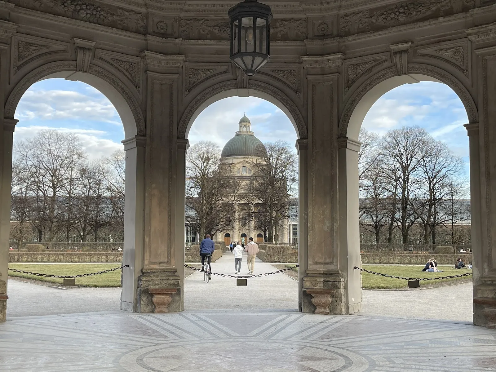 Дворцовый сад Хофгартен в Мюнхене