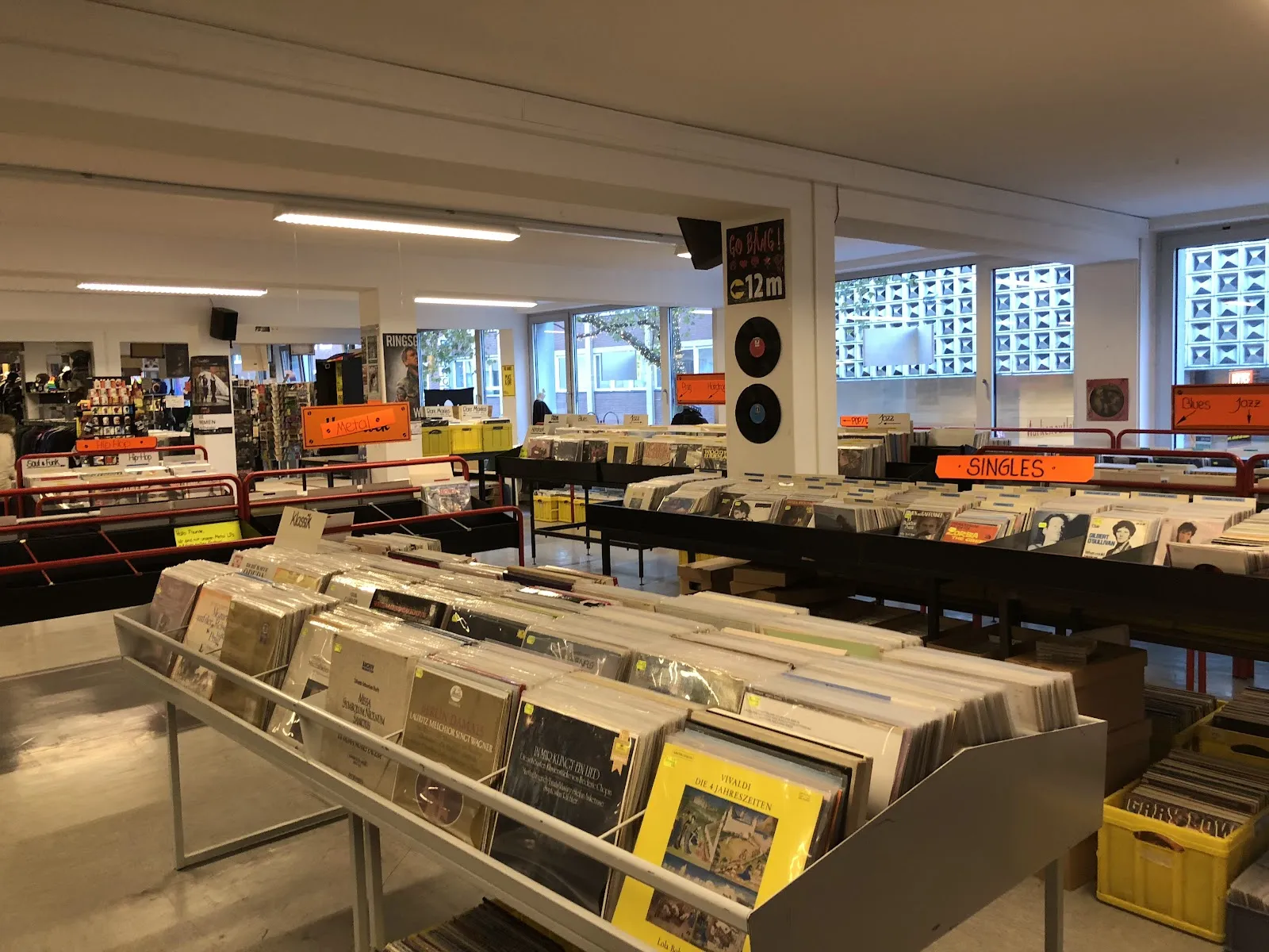 Музыкальный магазин Hot Shot Records в Бремене