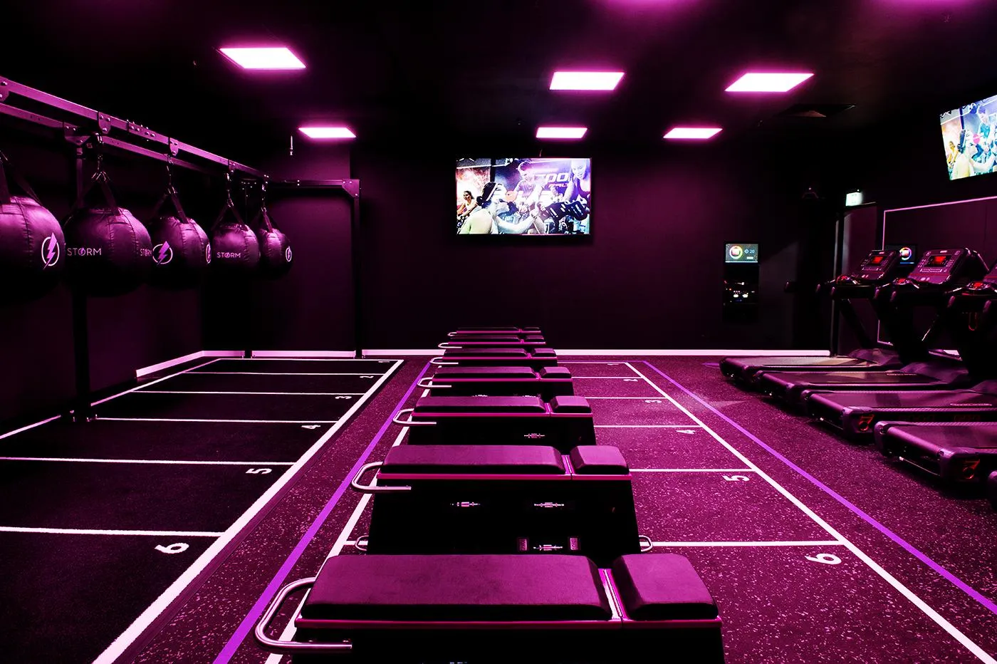 Фитнес-клуб и бассейн Holmes Place Berlin New World