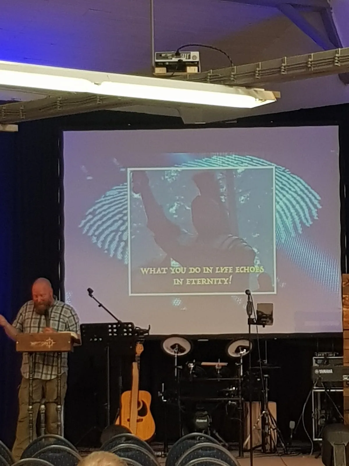 Внешний вид Христианской церкви Вэйпоинт в Ландштуле