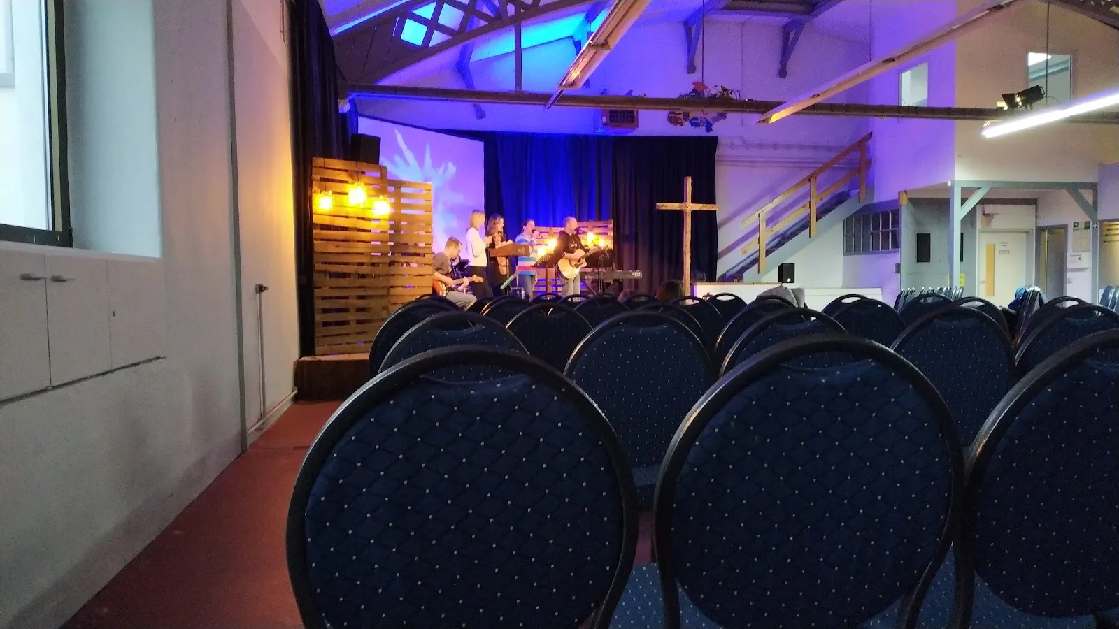 Внешний вид Христианской церкви Вэйпоинт в Ландштуле