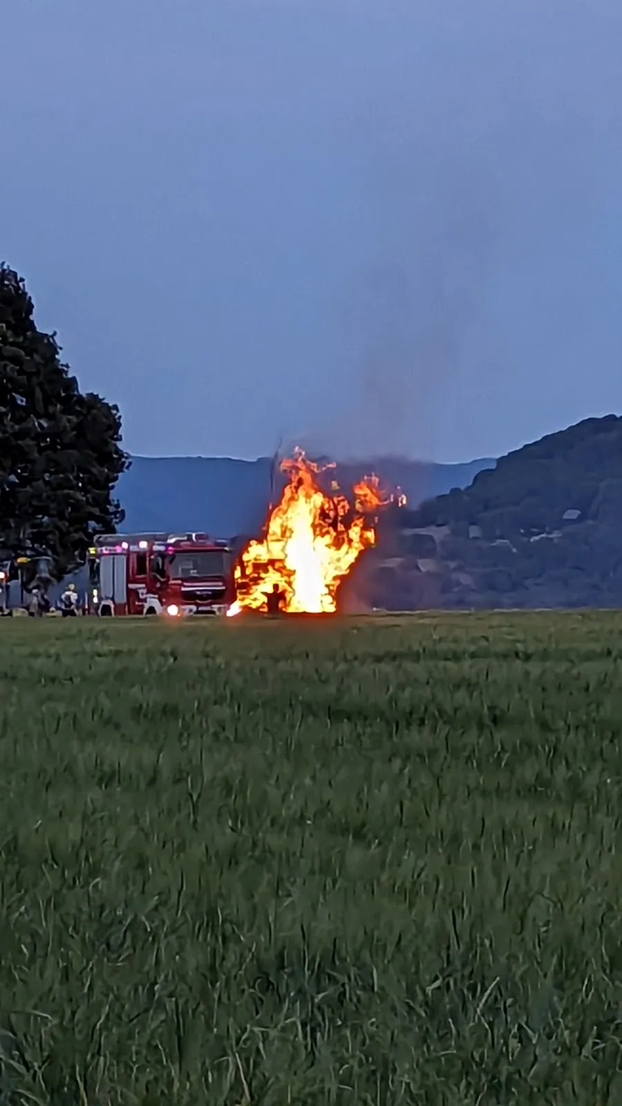 Вид на часовню Каппеле, исторический памятник в Деттинген-унтер-Тек, Германия.