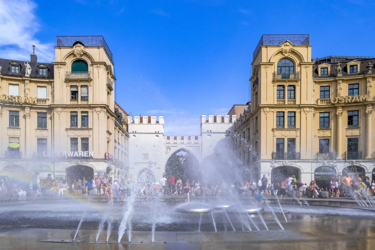 Фонтан Штахкюз на площади Карлсплац в Мюнхене
