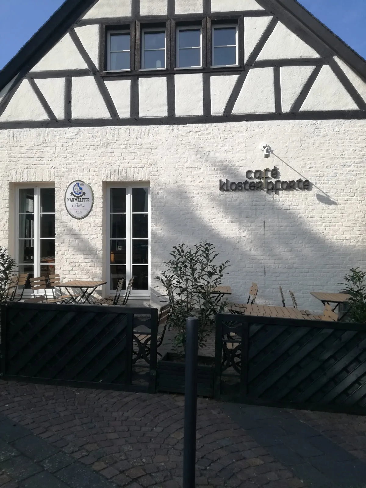 Фасад Кармелитского монастыря в Бонне