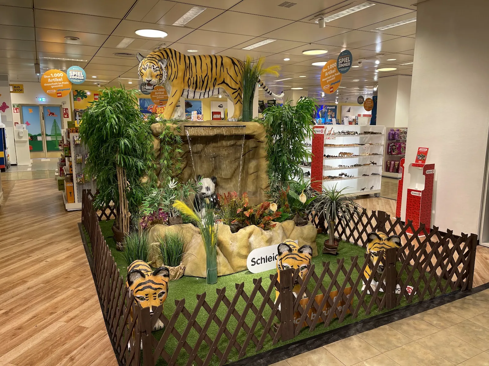 Здание торгового центра Карштадт в Бремене