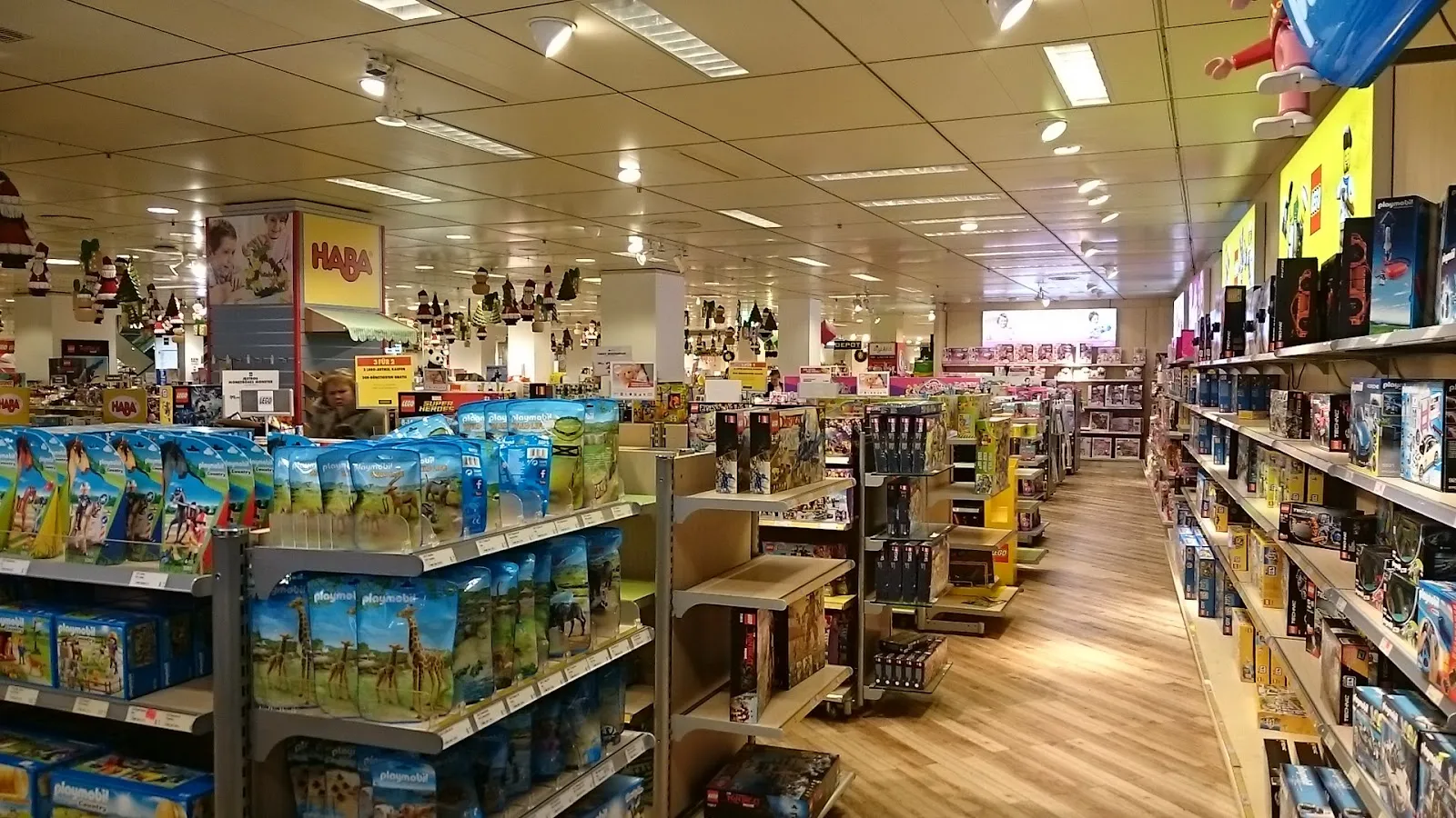 Здание торгового центра Карштадт в Бремене