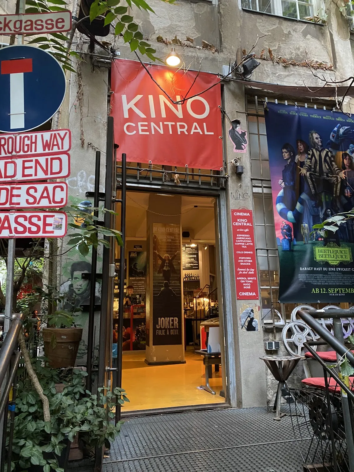Здание кинотеатра Kino Central в Берлине