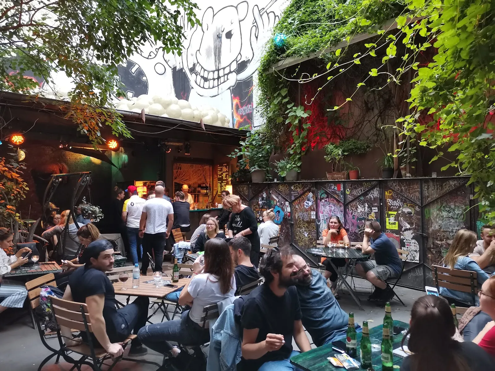 Здание кинотеатра Kino Central в Берлине