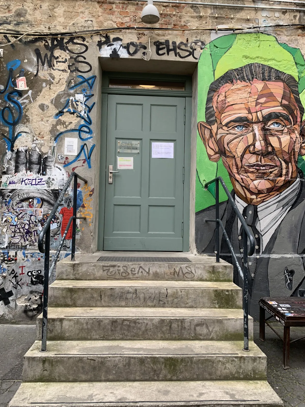 Здание кинотеатра Kino Central в Берлине