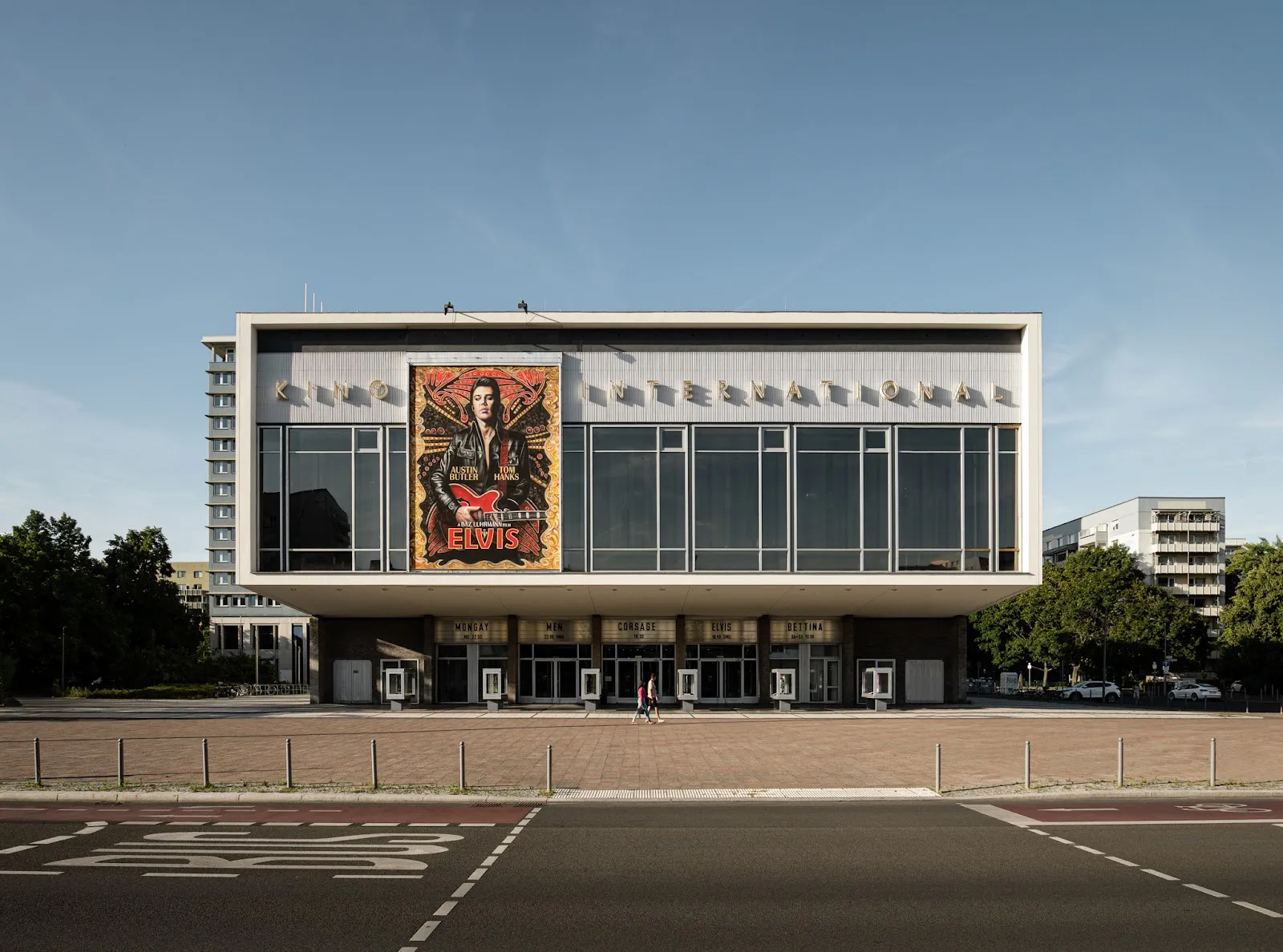 Внешний вид кинотеатра International в Берлине