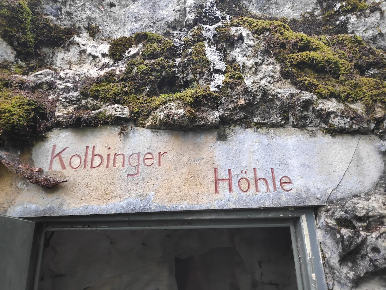 Вход в пещеру Кольбингер Хёле
