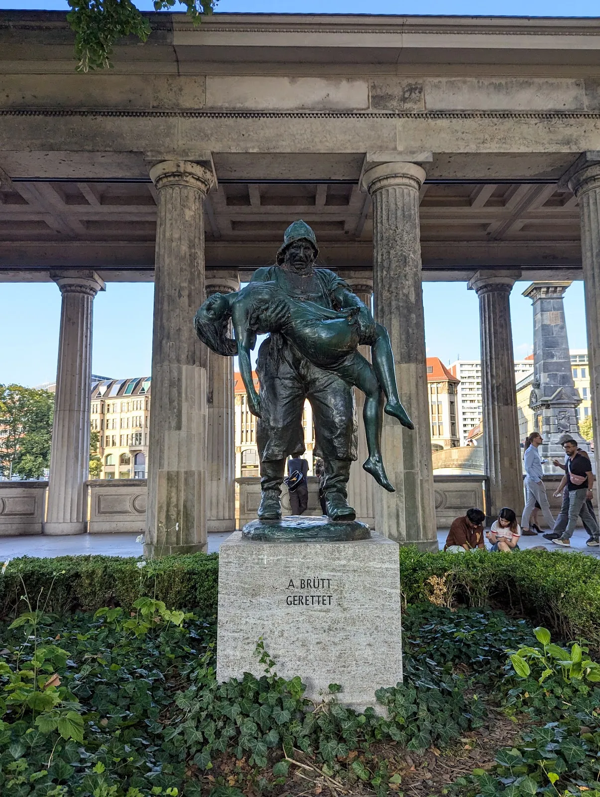 Колоннаденхоф, исторический двор с колоннадой в Берлине