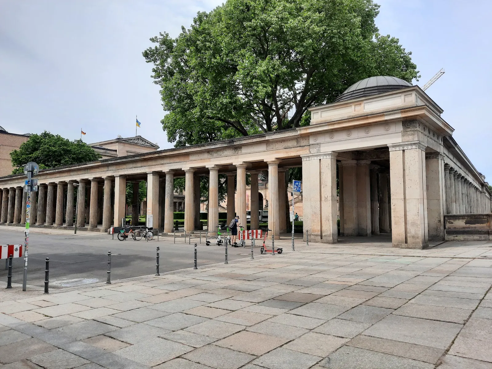 Колоннаденхоф, исторический двор с колоннадой в Берлине