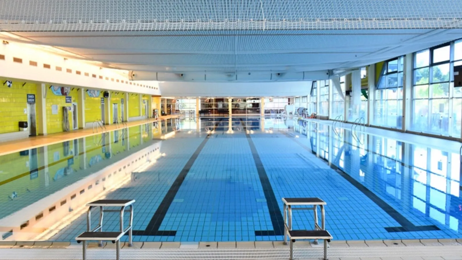 Экстерьер Kombibad Seestraße Halle