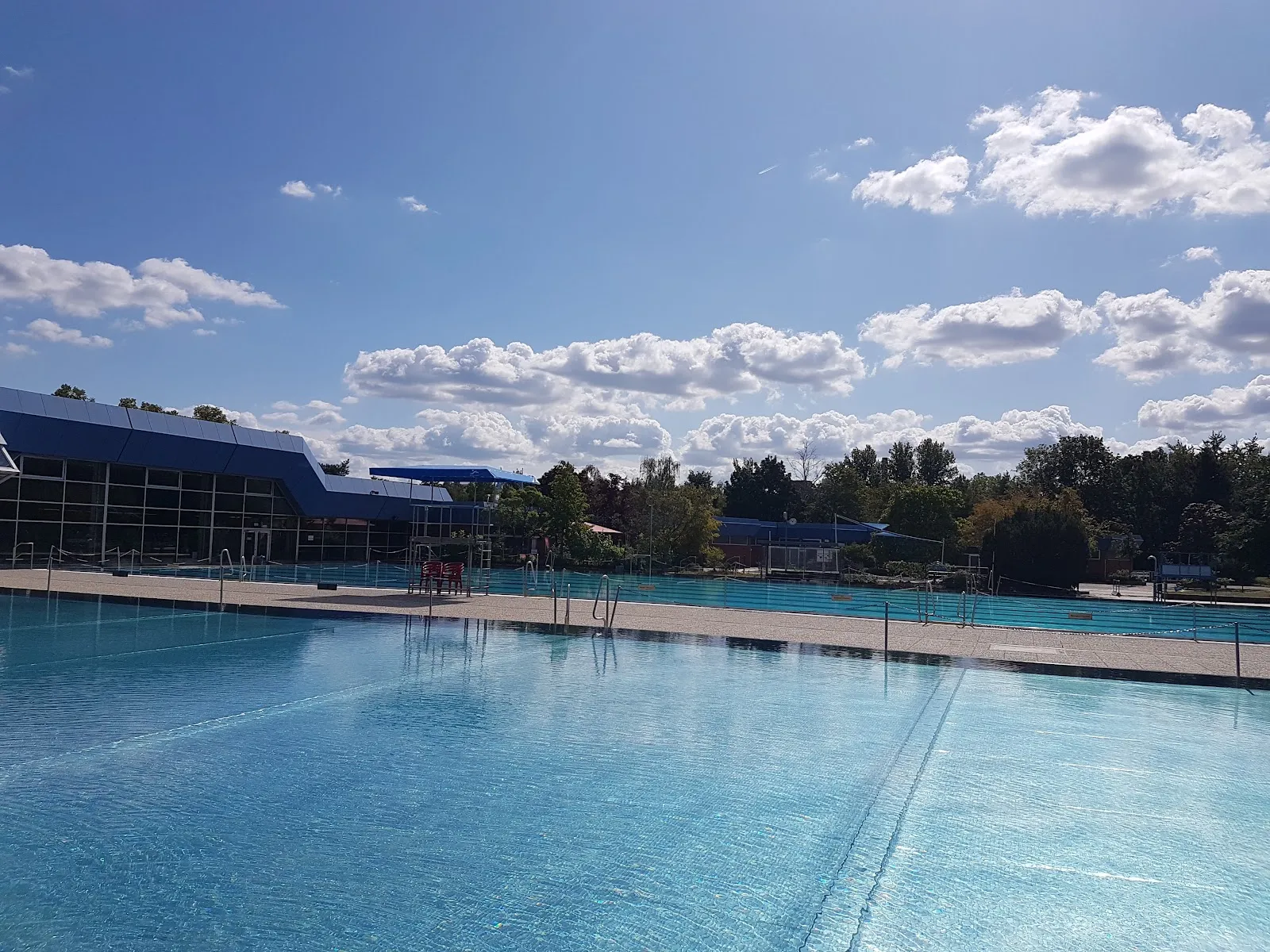 Экстерьер Kombibad Seestraße Halle