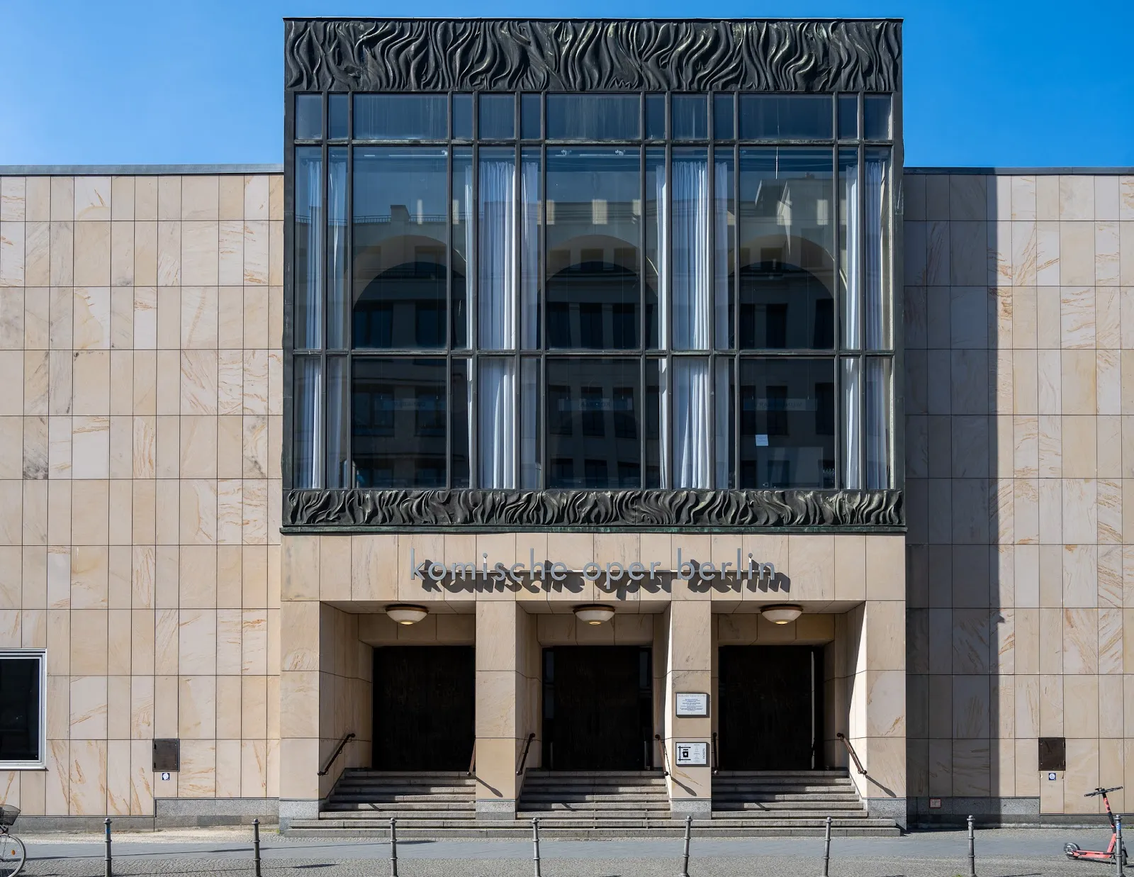 Здание Комической оперы Берлина