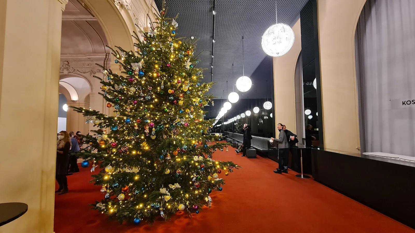 Здание Комической оперы Берлина