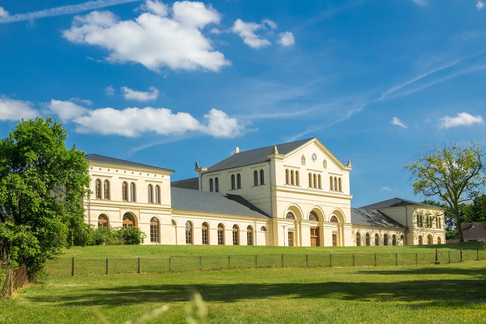 Конюшня Базедов