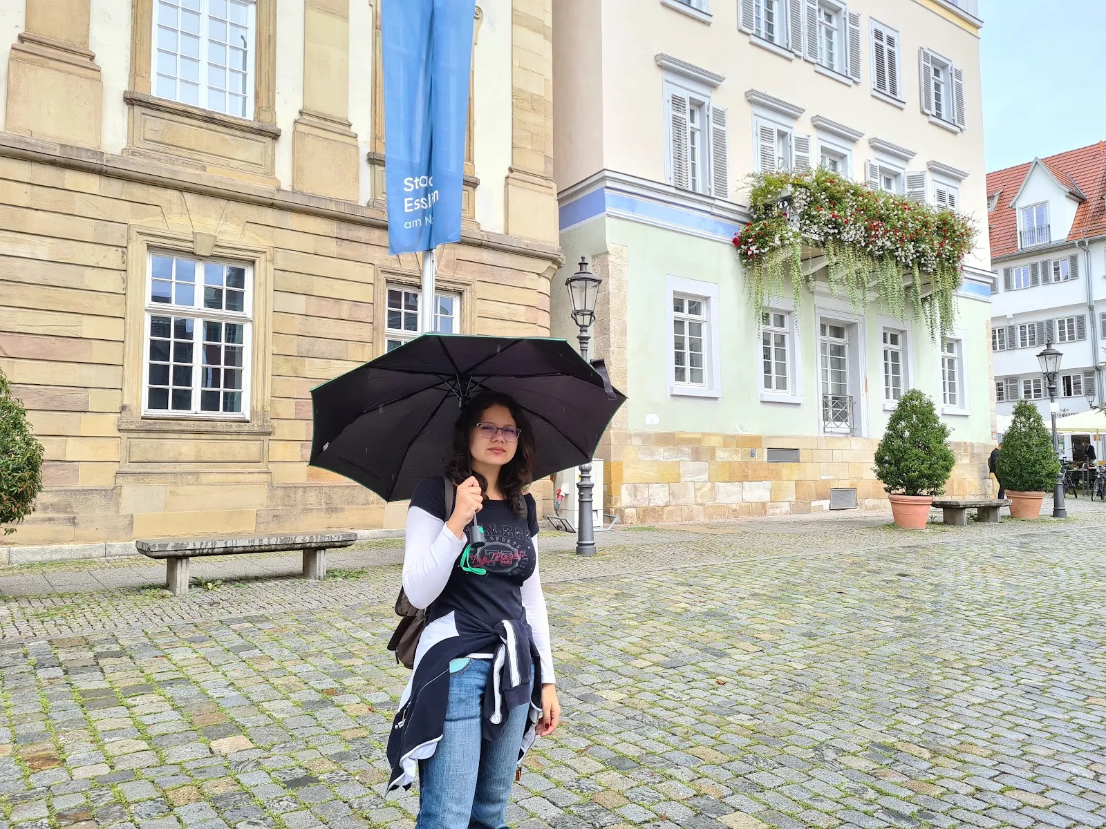 Крепостные памятники перед зданием Старой ратуши в Эсслинген-на-Неккаре, Германия