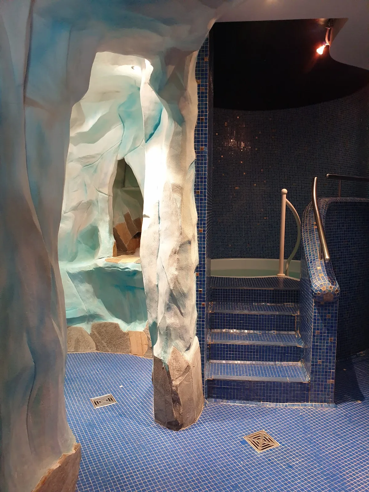 Здание спортивно-оздоровительного комплекса Квадриум Вернау