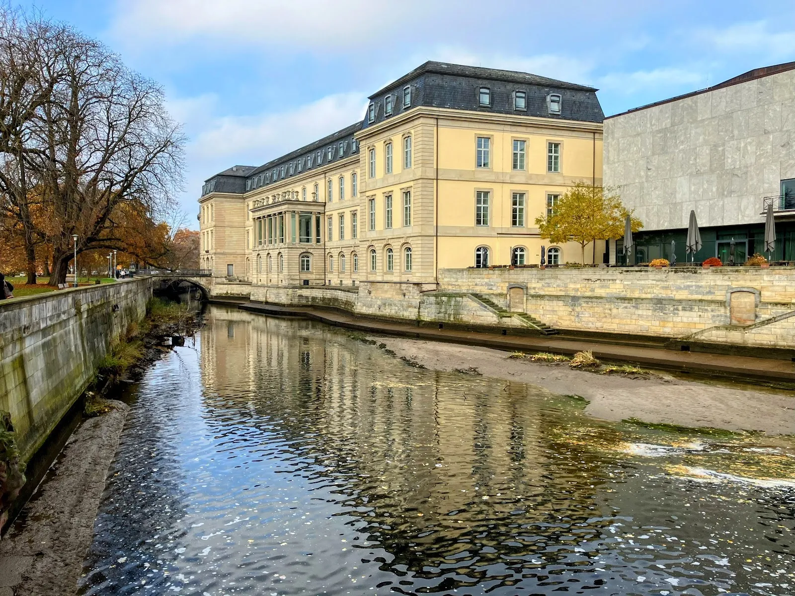 Здание Конгресс-центра Лайнешлосс в Ганновере