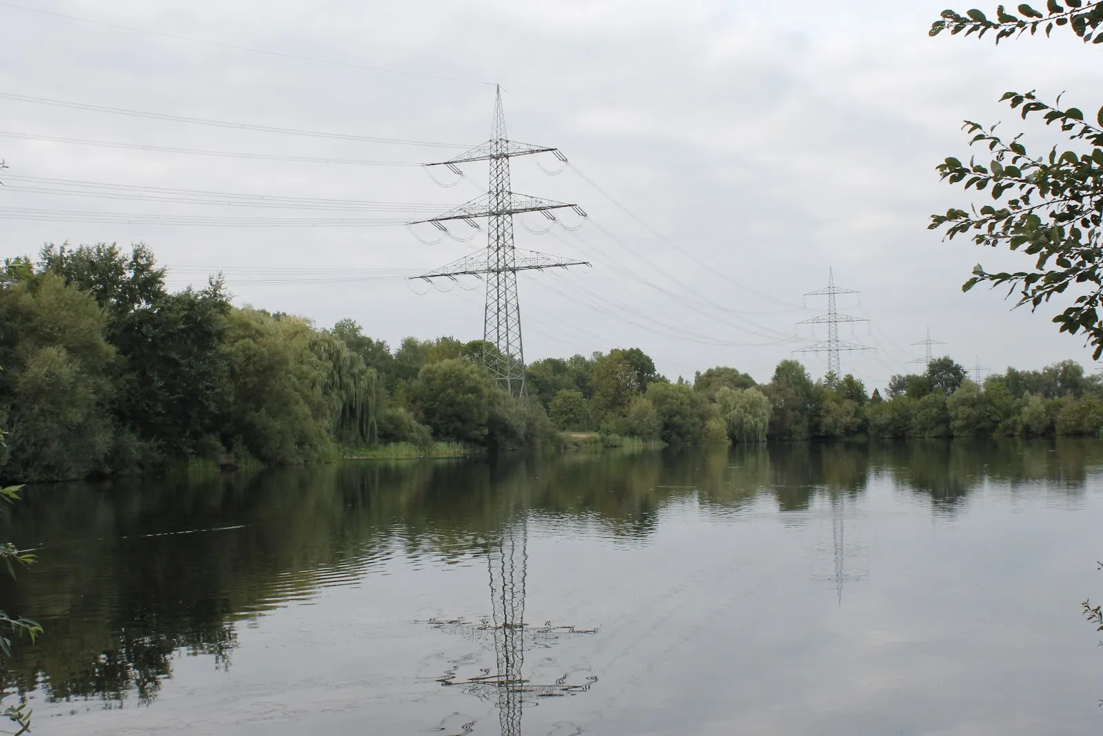 Вид на Лаунсбахское озеро с берега