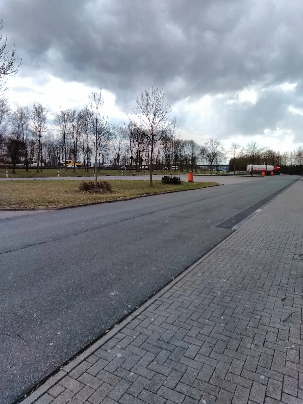 Вид на Лаунсбахское озеро с берега